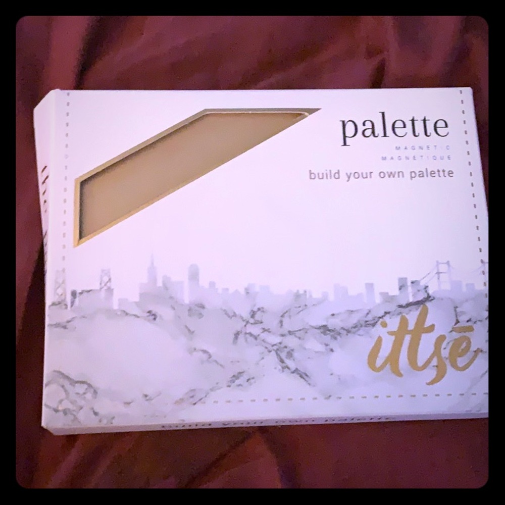 Ittsé build your own magnetic eyeshadow palette